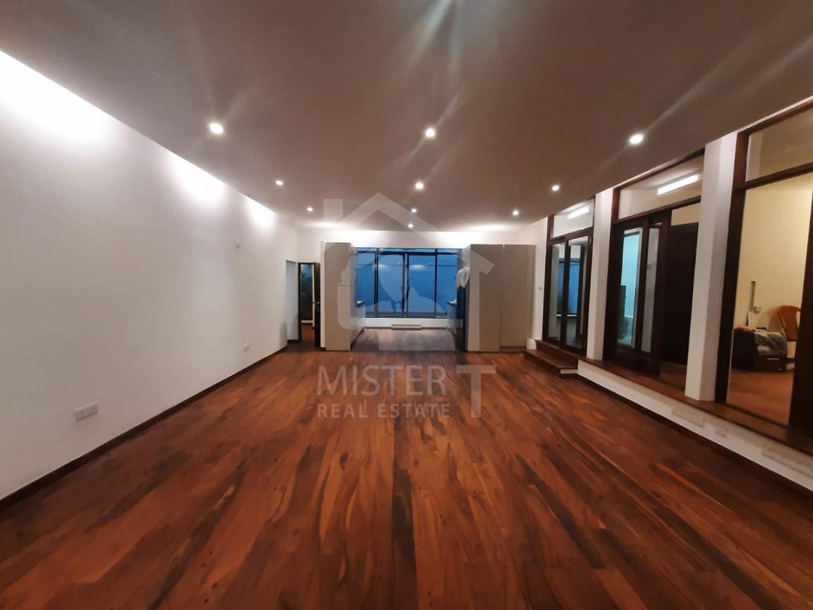 Luxury Condo Unit for Rent in Colombo - image 1