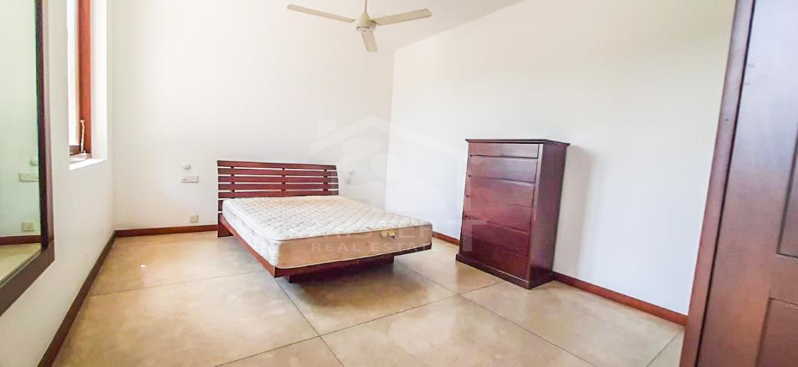 Villa for Rent in Thalawathugoda - image 3