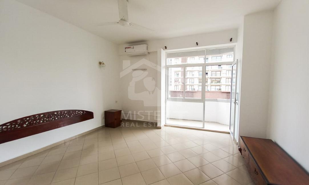 Apartment for Rent at Lucky Plaza - image 3