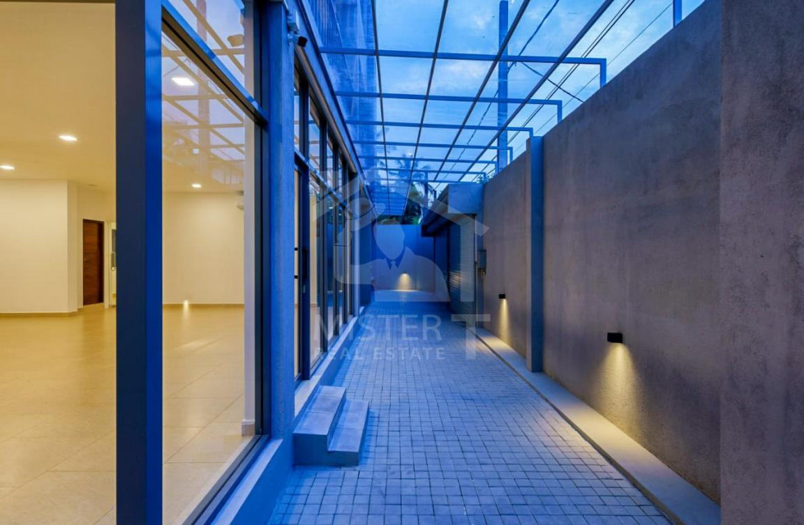 Private Apartment for Rent in Rajagiriya- image 4