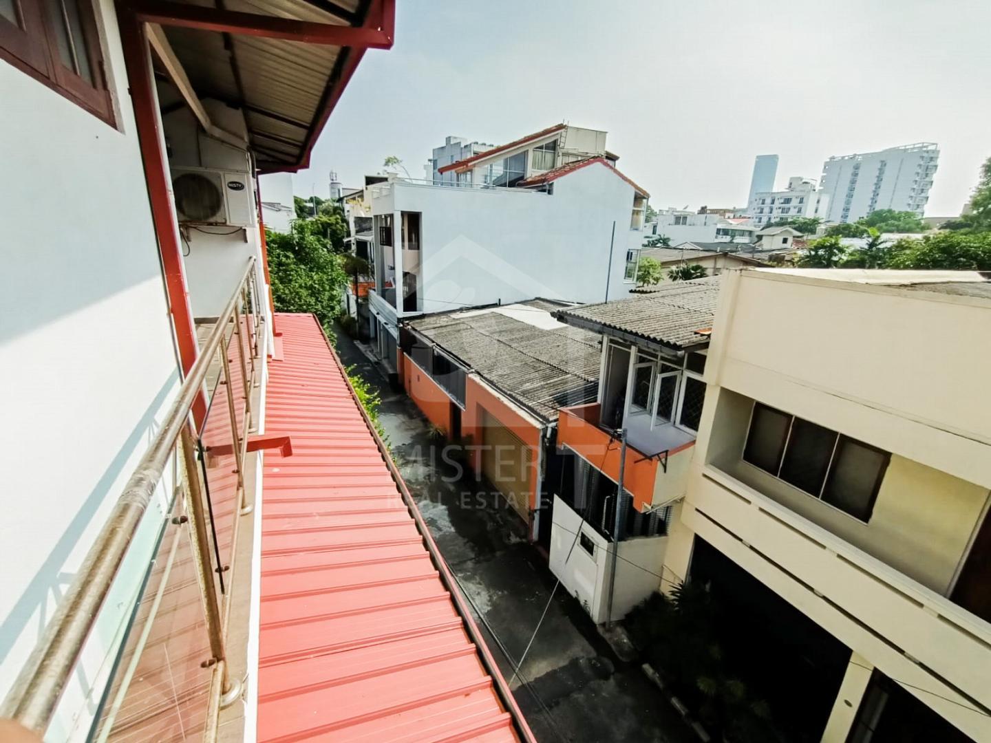 Private Apartment for Rent in Colombo 05- image 4