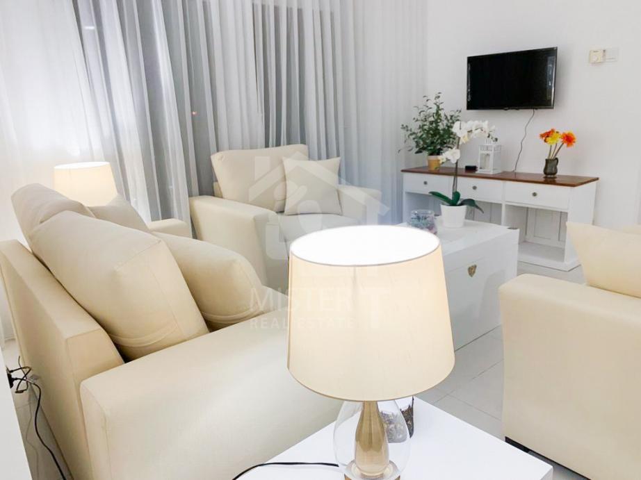 Apartment for Rent at Fairway Urban Homes - image 4