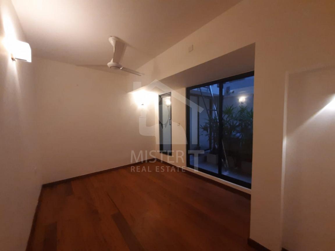 Luxury Condo Unit for Rent in Colombo - image 5