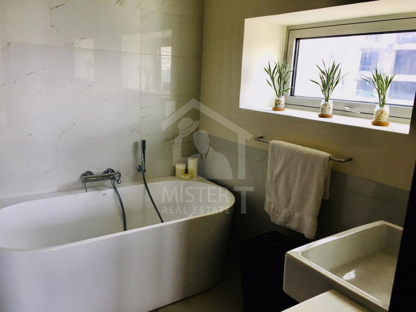 Apartment for Rent at Cinnamon Life, Colombo 02- image 6