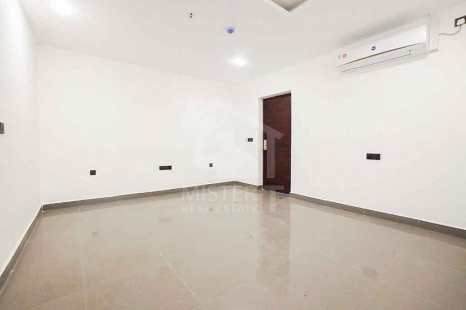 Commercial Building for Rent in Colombo 12- image 6