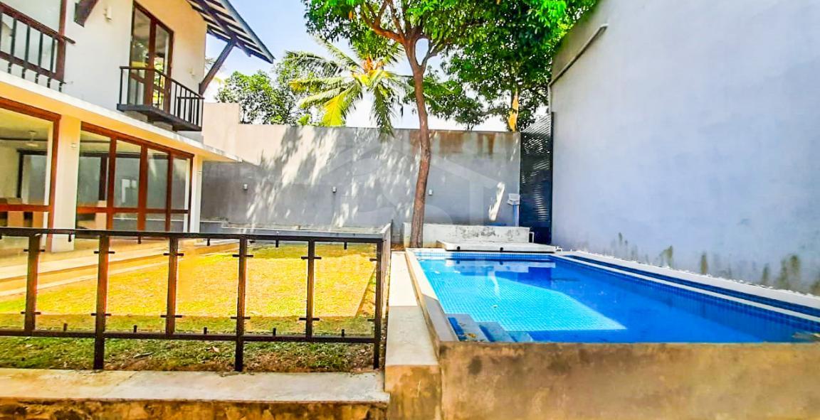 Villa for Rent in Thalawathugoda - image 8