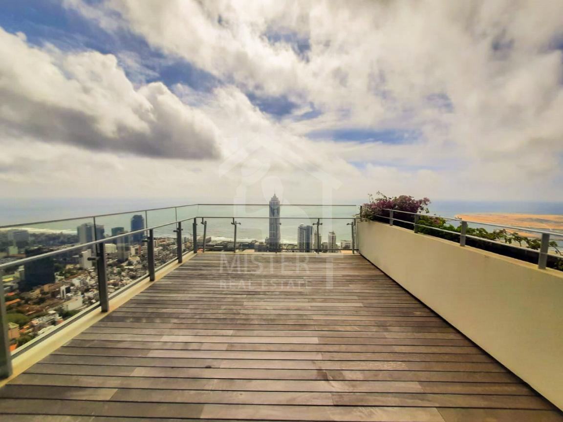 Duplex Penthouse for Rent at Altair - image 8