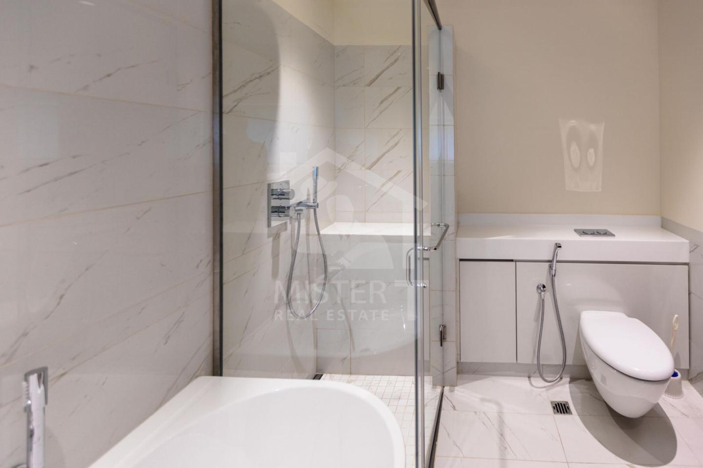 Apartment for Rent at Cinnamon Life, Colombo 02- image 8