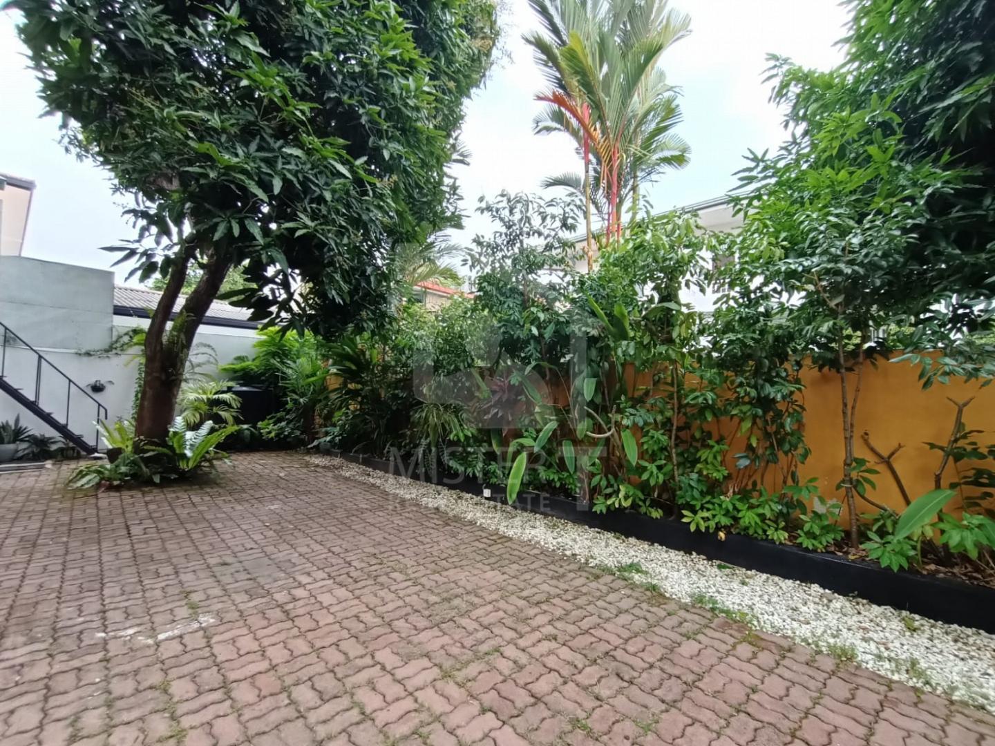 Private Apartment for Rent in Colombo 05- image 8