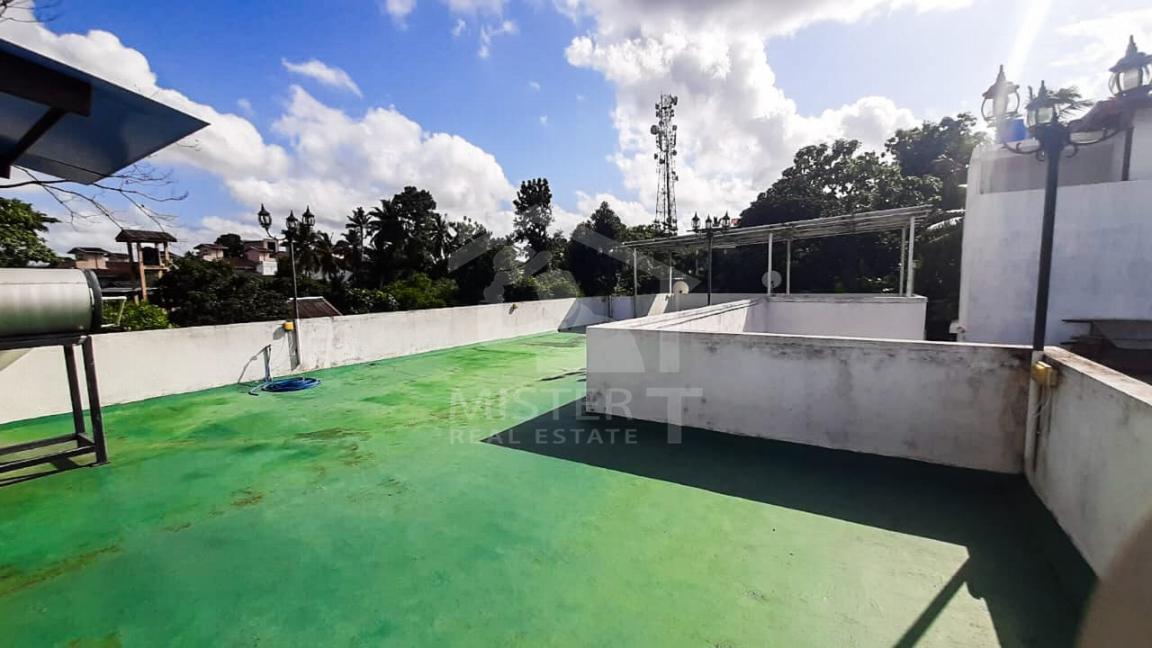 Luxury House with Pool for Sale in Thalawathugoda- image 10