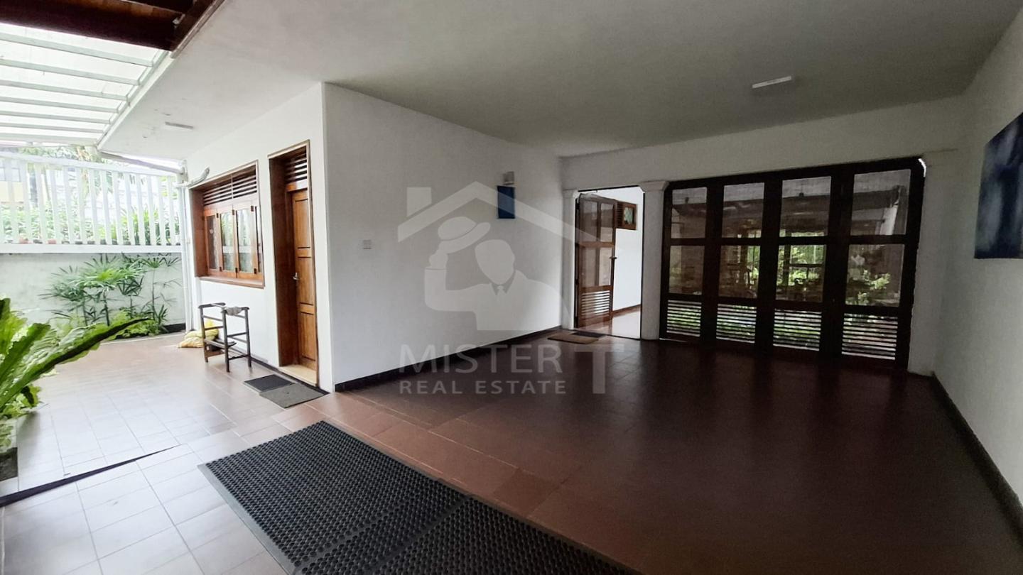 House for Sale in Colombo 06 - image 10
