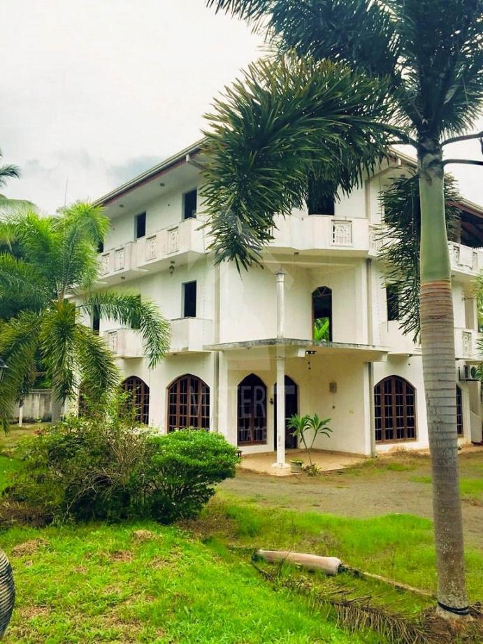 House for Sale in Weligama- image 1