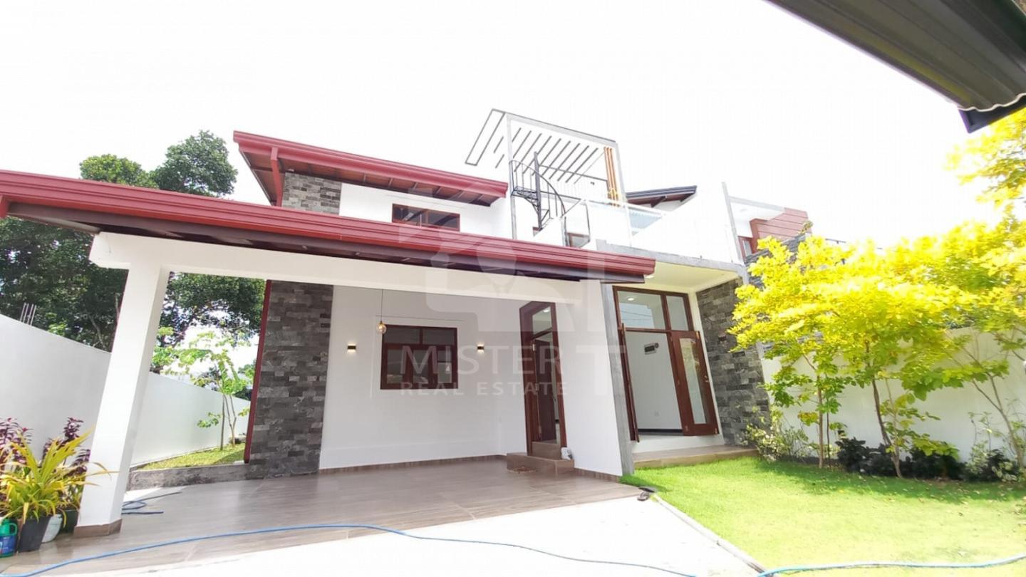 House for Sale in Malabe - image 1