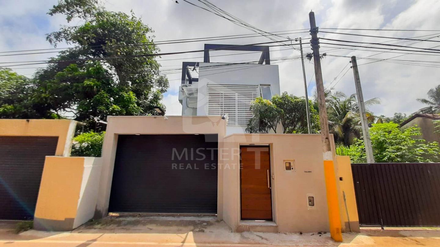 House for Sale in Boralesgamuwa- image 1