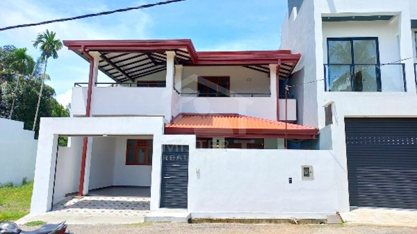 House for Sale in Piliyandala- image 1