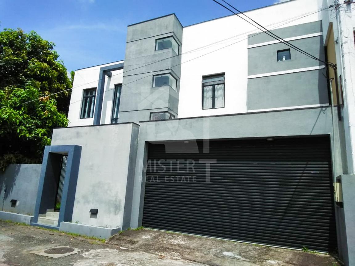 House for Sale in Piliyandala- image 1