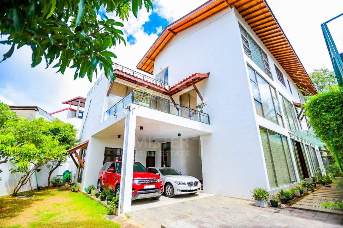 Luxury House for Sale in Nugegoda- image 1
