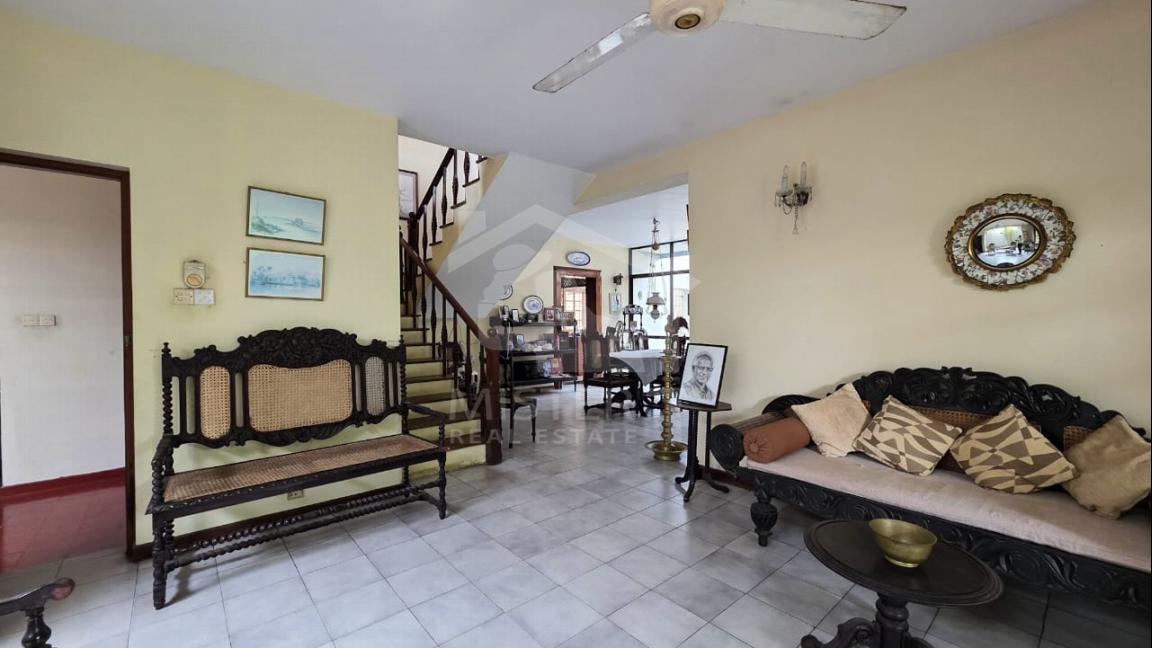 House for Sale in Colombo 06- image 1