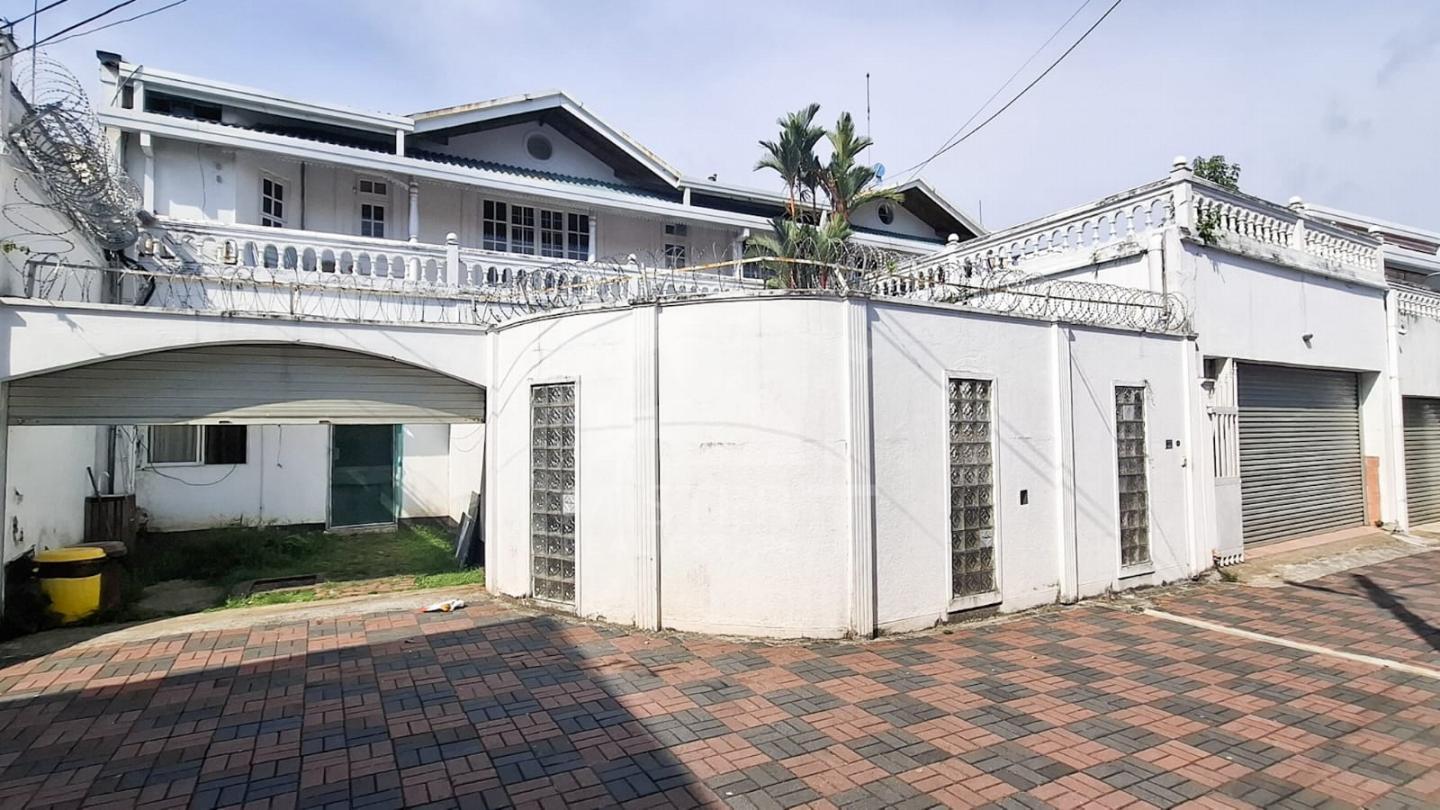 House for Sale in Colombo 08- image 1
