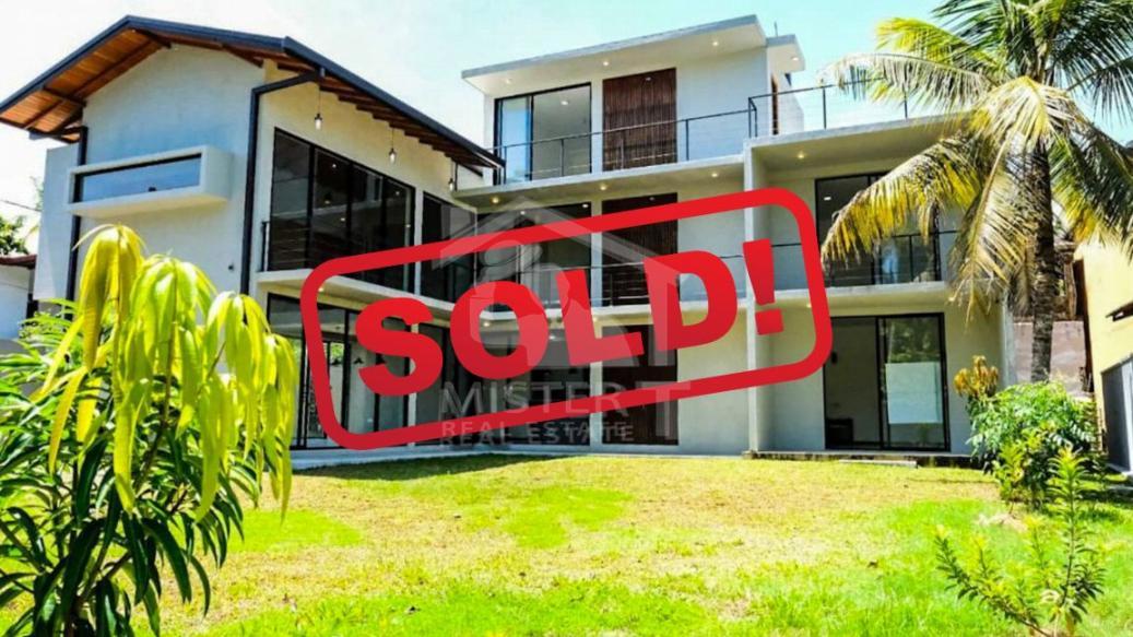 Villa for Sale in Wadduwa- image 1