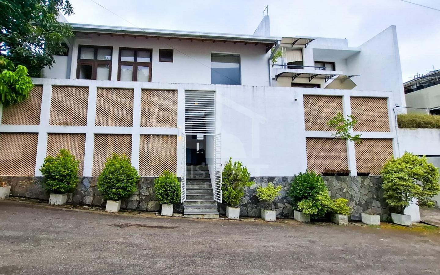 Luxury House for Sale in PitaKotte- image 1