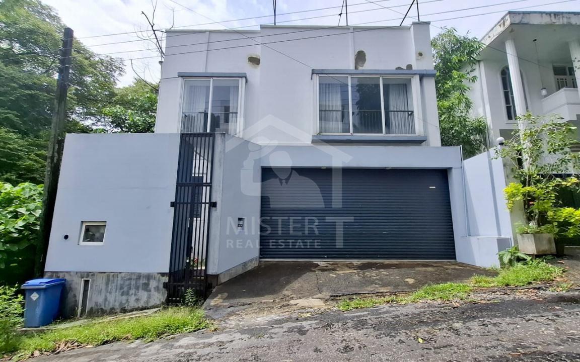 House for Sale in Pelawatta...