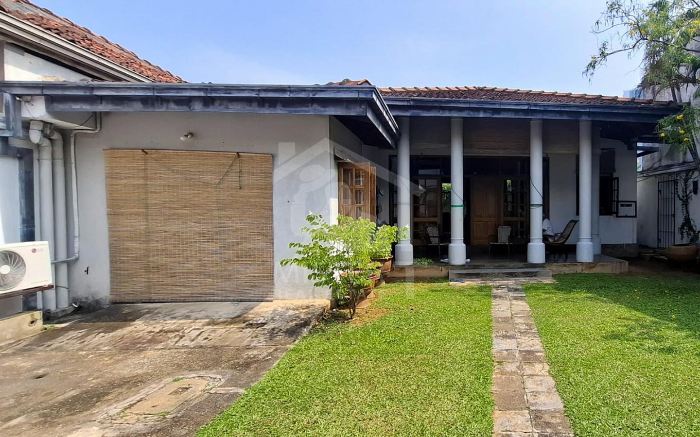 House for Sale in Colombo 05...