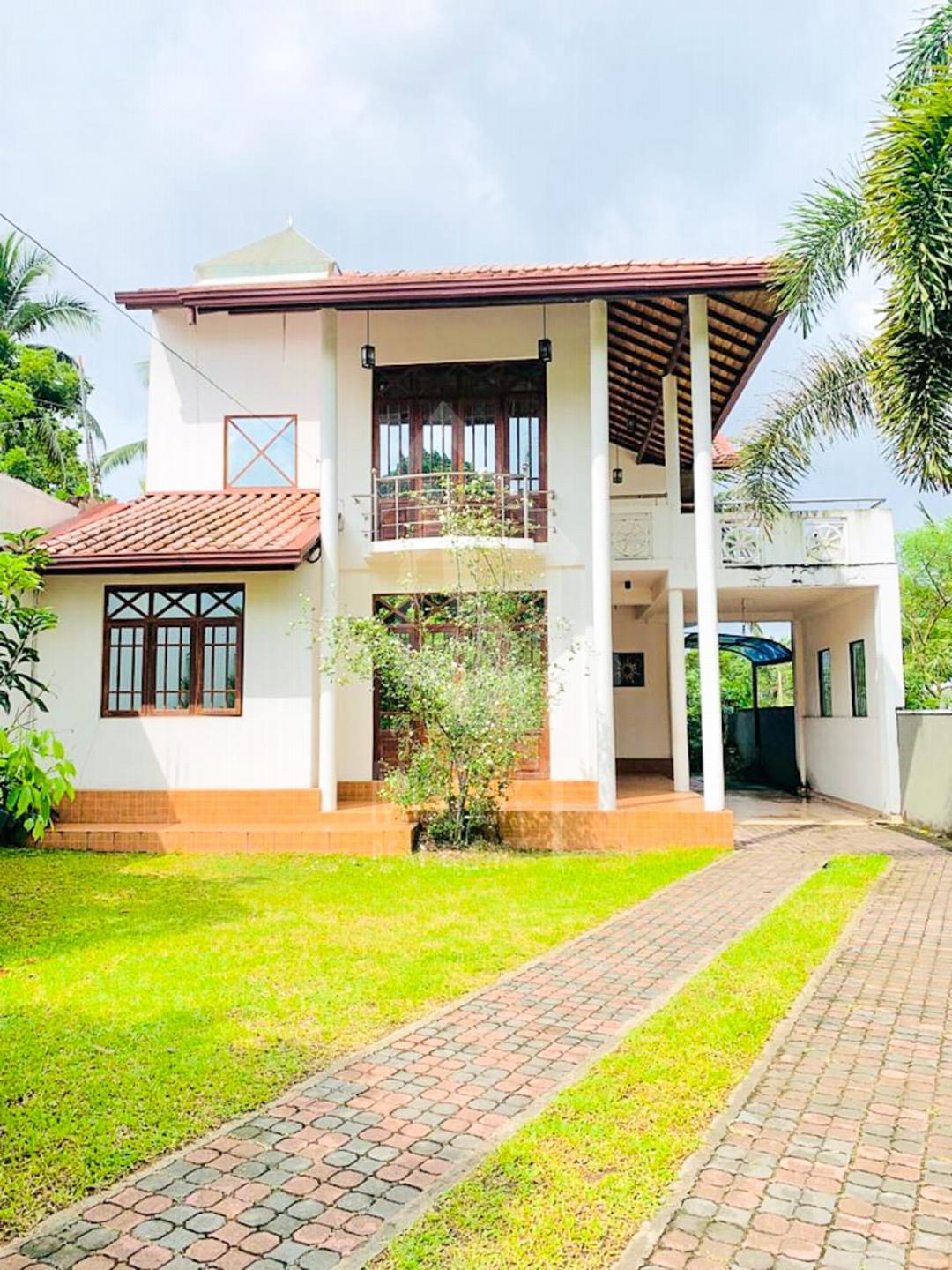 House for Sale in Makola- image 2