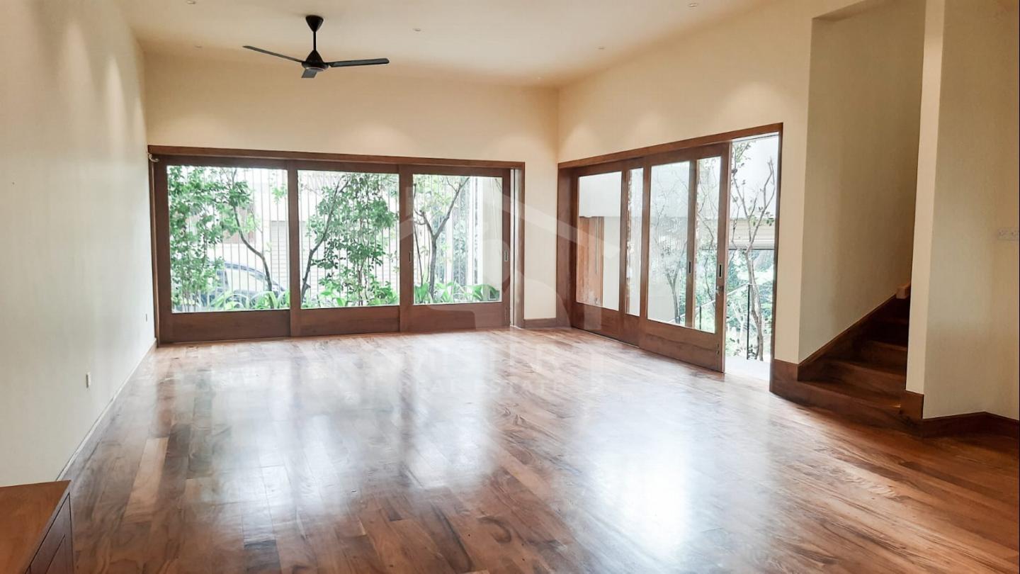 Luxury House for Sale in Malabe- image 2