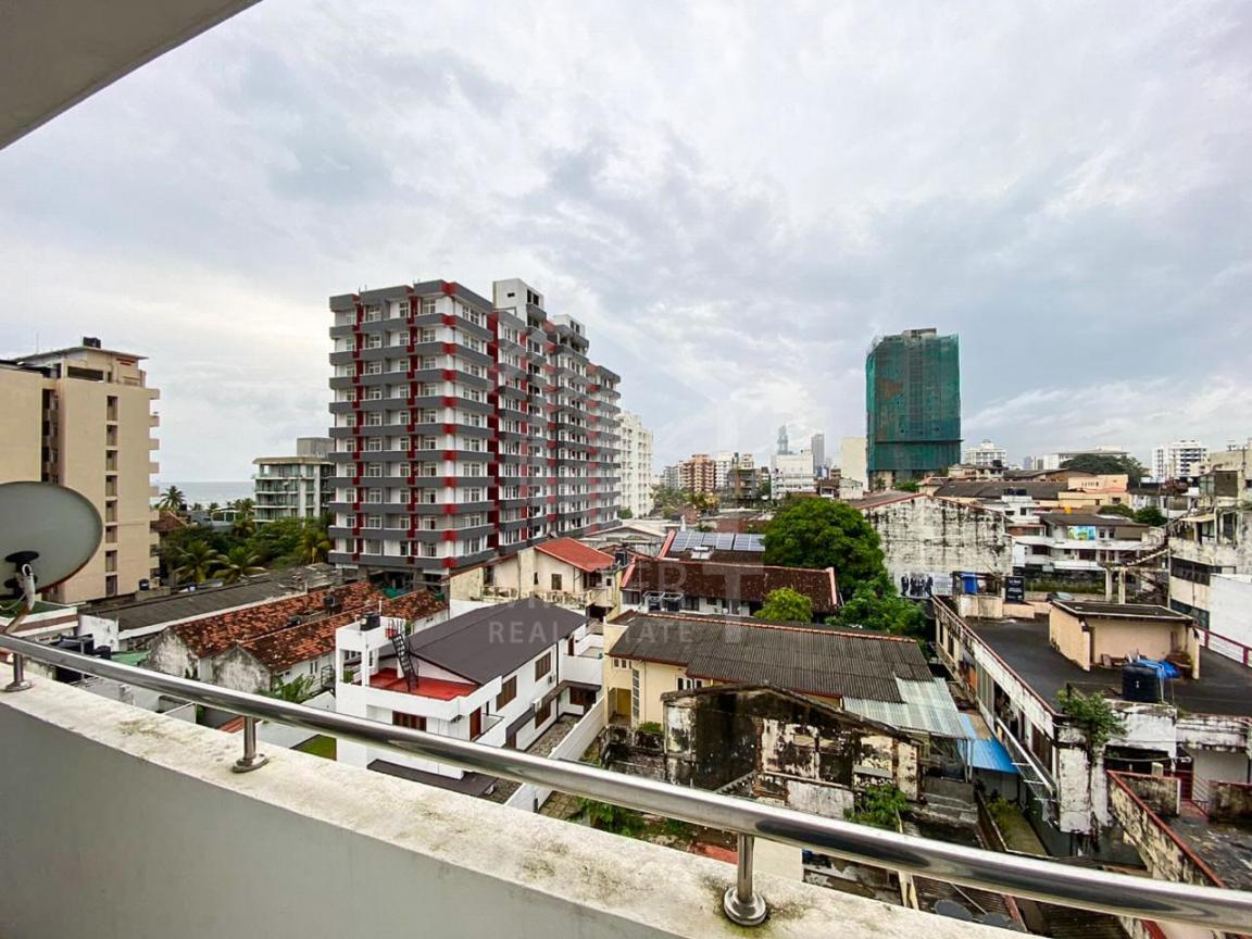 Apartment for Sale in Colombo 06- image 2