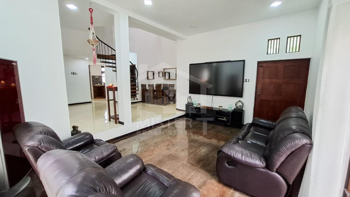 House for Sale in Thalawathugoda- image 2