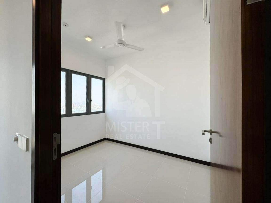 Apartment for Sale at Tri-Zen, Colombo 02- image 2