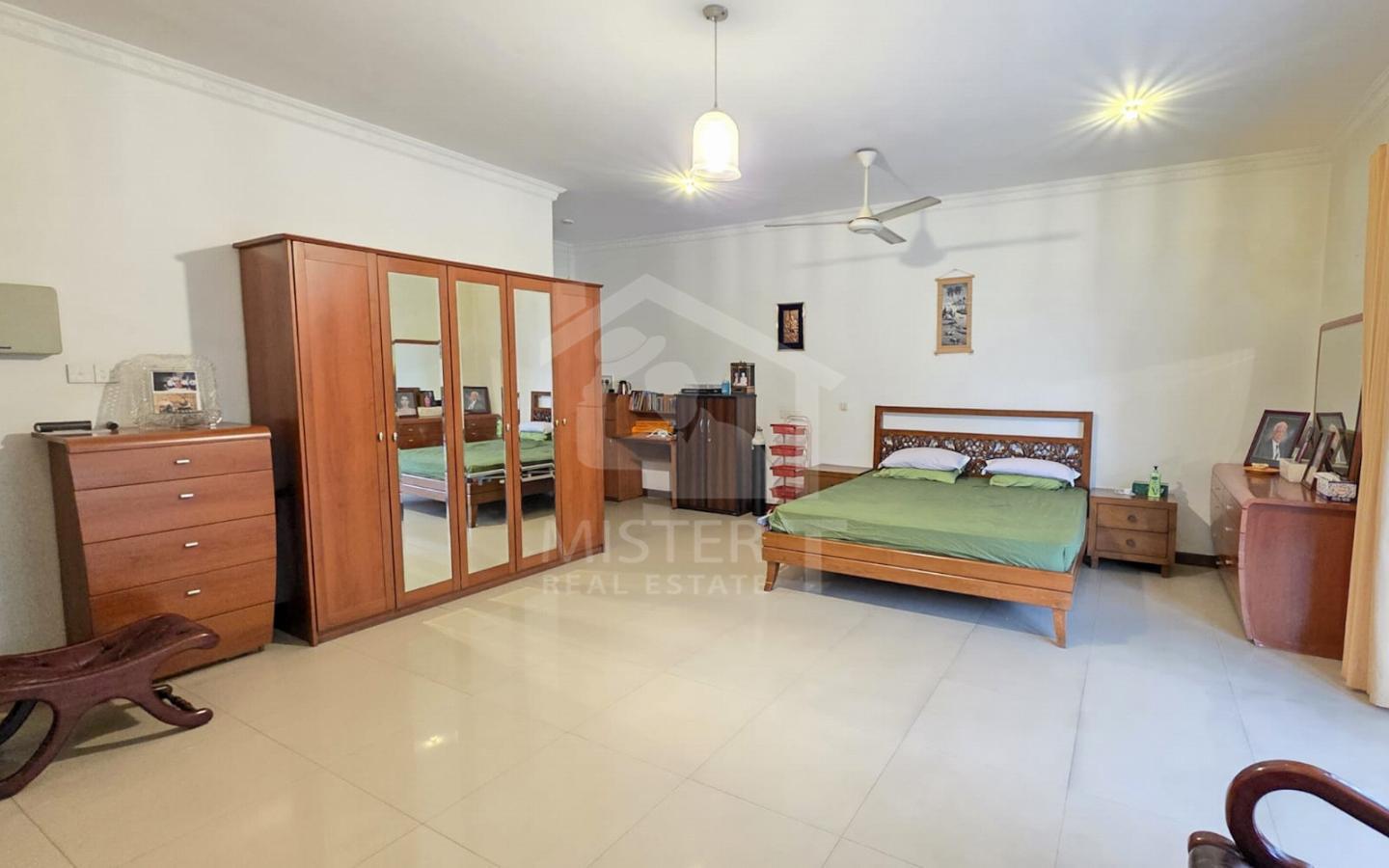 Luxury House for Sale in Colombo 07- image 2