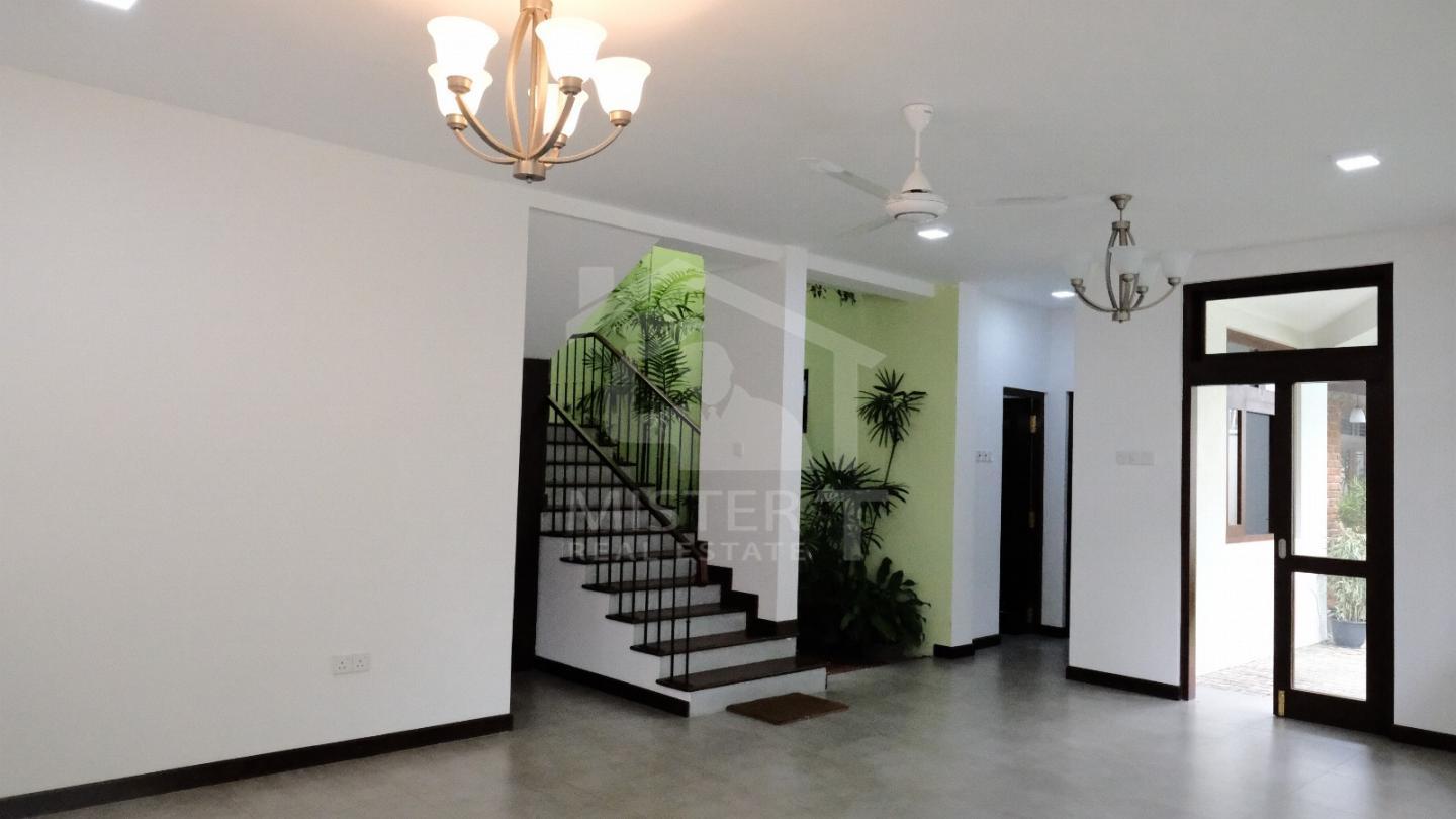 House for Sale in Thalawathugoda- image 3