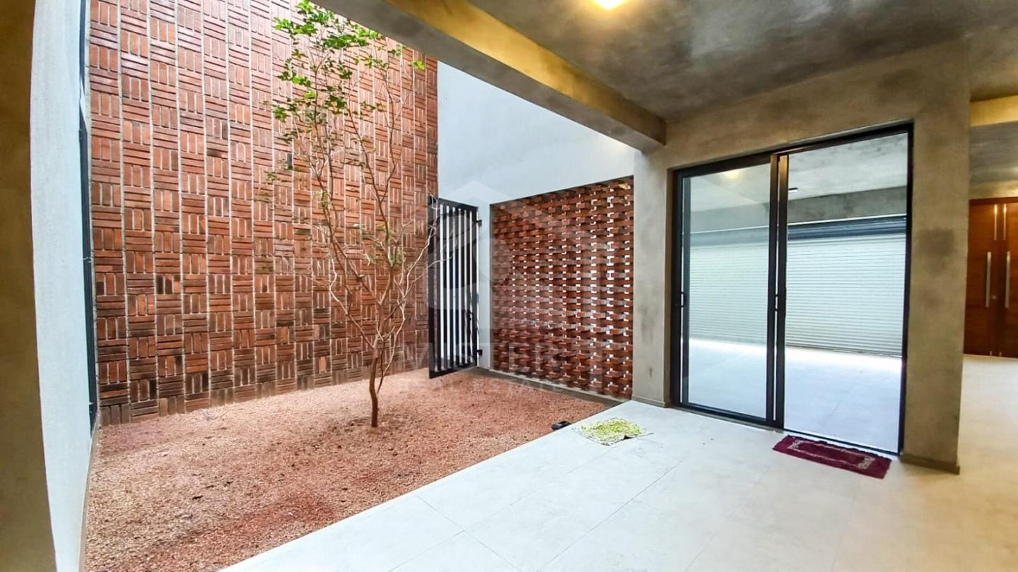 Luxury House for Sale in Thalawathugoda- image 3