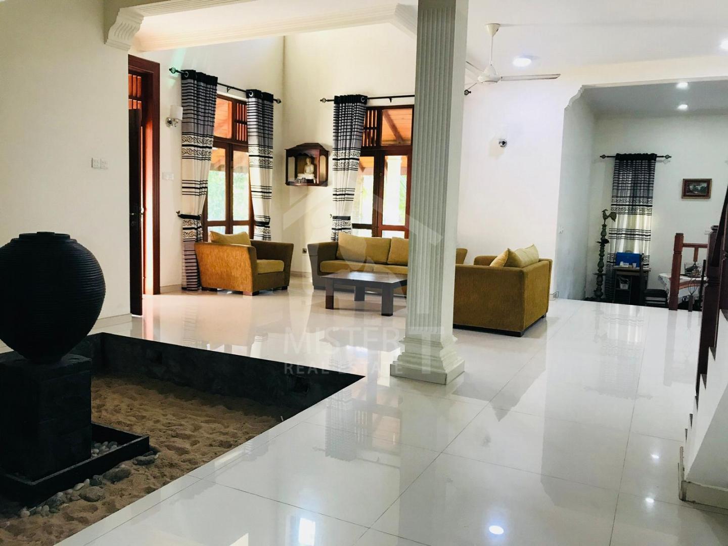 House for Sale in Thalahena- image 3