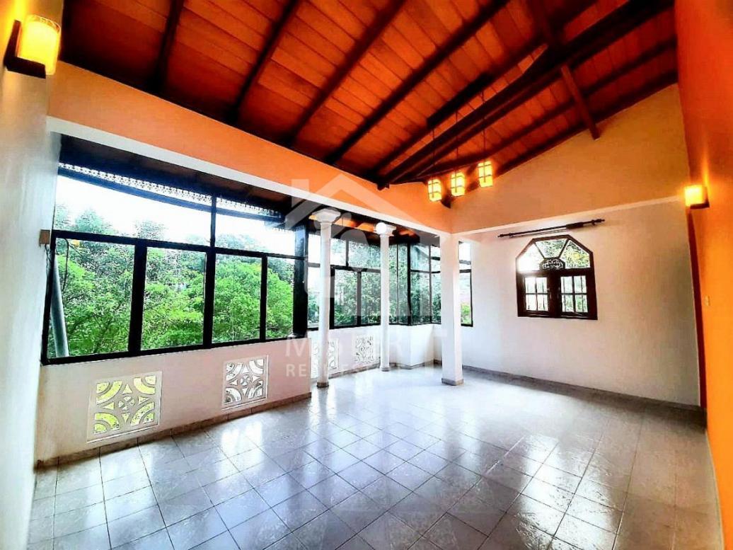 House for Sale in Colombo 05- image 3