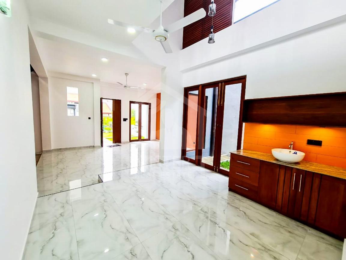 House for Sale in Malabe- image 3