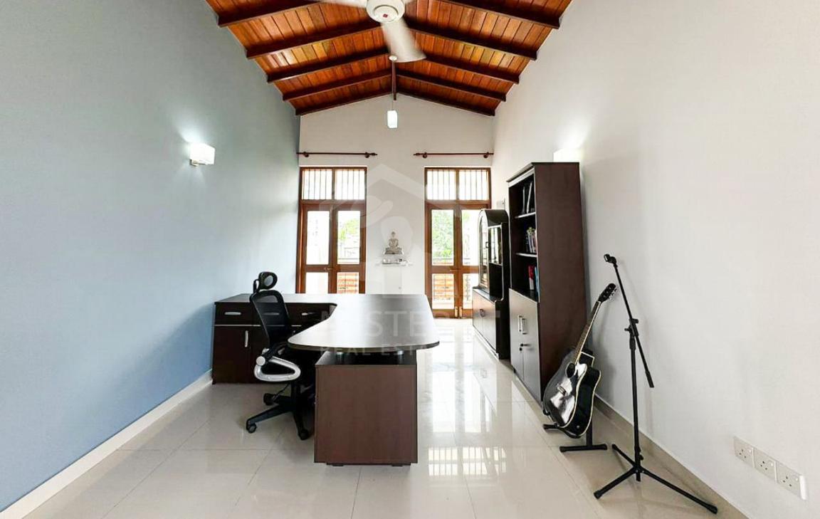 House for Sale in Nugegoda- image 3