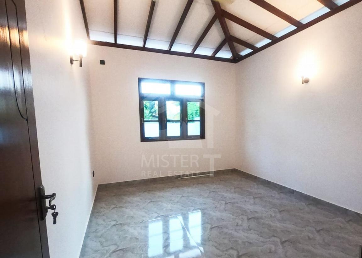 House for Sale in Athurugiriya- image 3