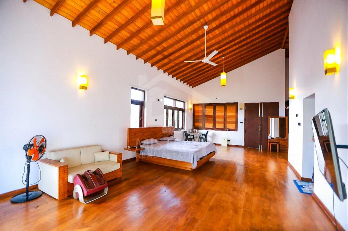 Luxury House for Sale in Nugegoda- image 3