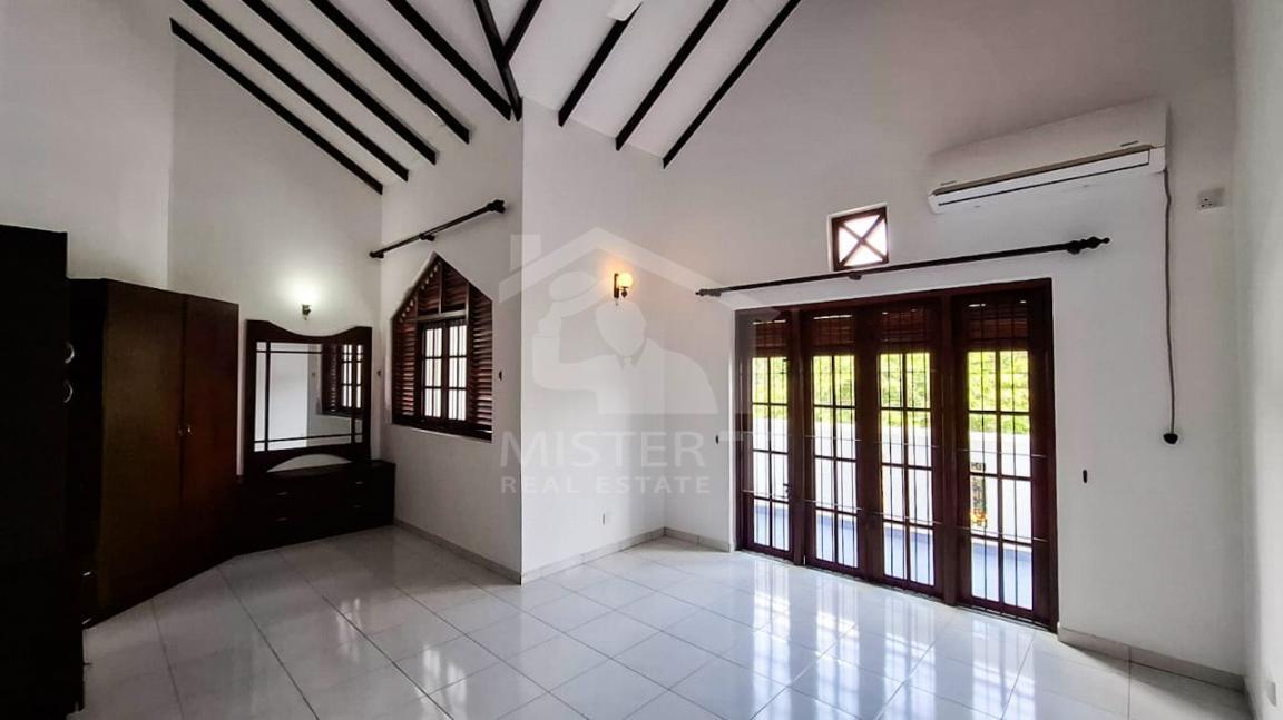 House for Sale in Thalawathugoda- image 3