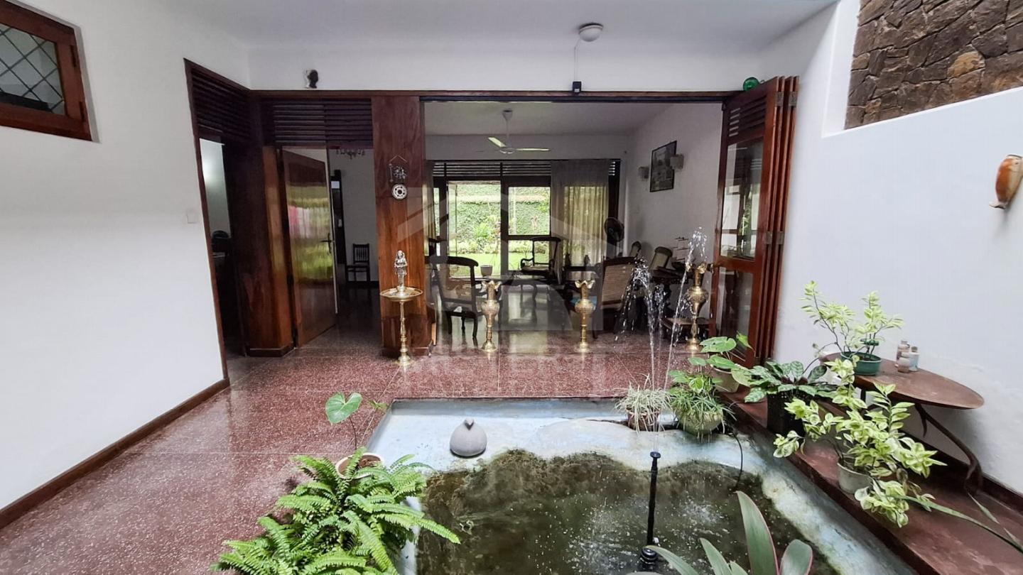 House for Sale in Colombo 06 - image 3