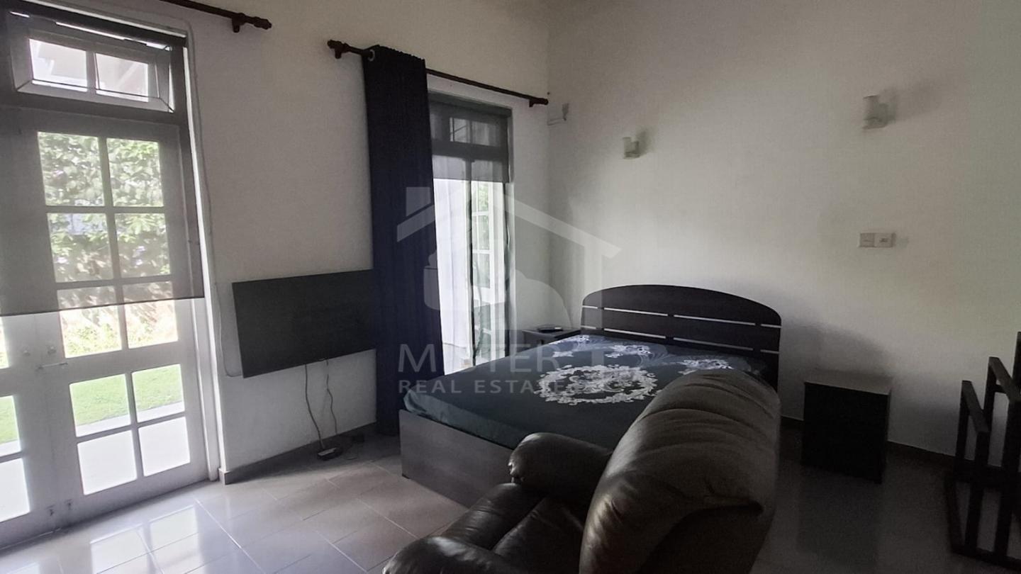 House for Sale in Colombo 08- image 3