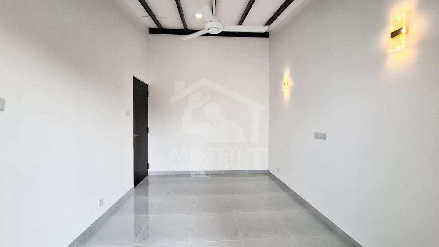 House for Sale in Athurugiriya- image 3