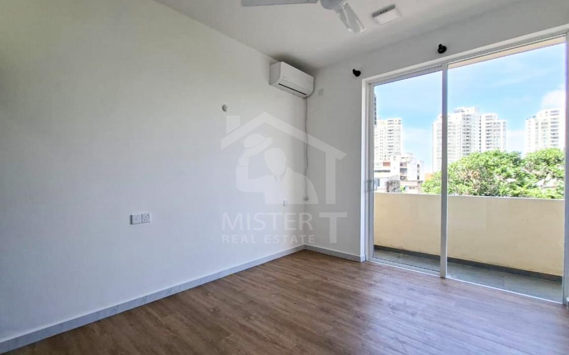 Apartment for Sale at Grand Tower, Colombo 06- image 3