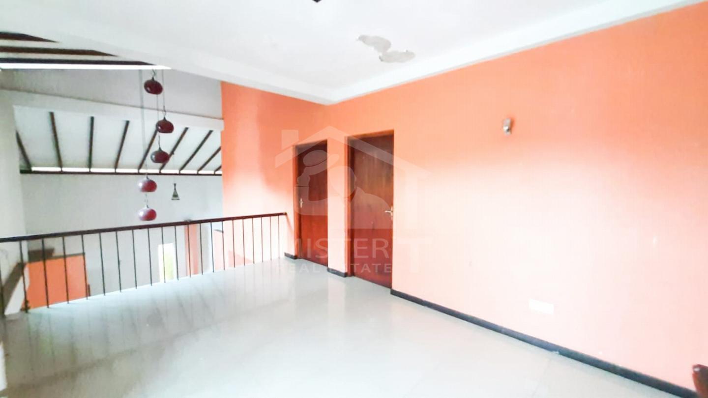 House For Sale In Nawala- image 4