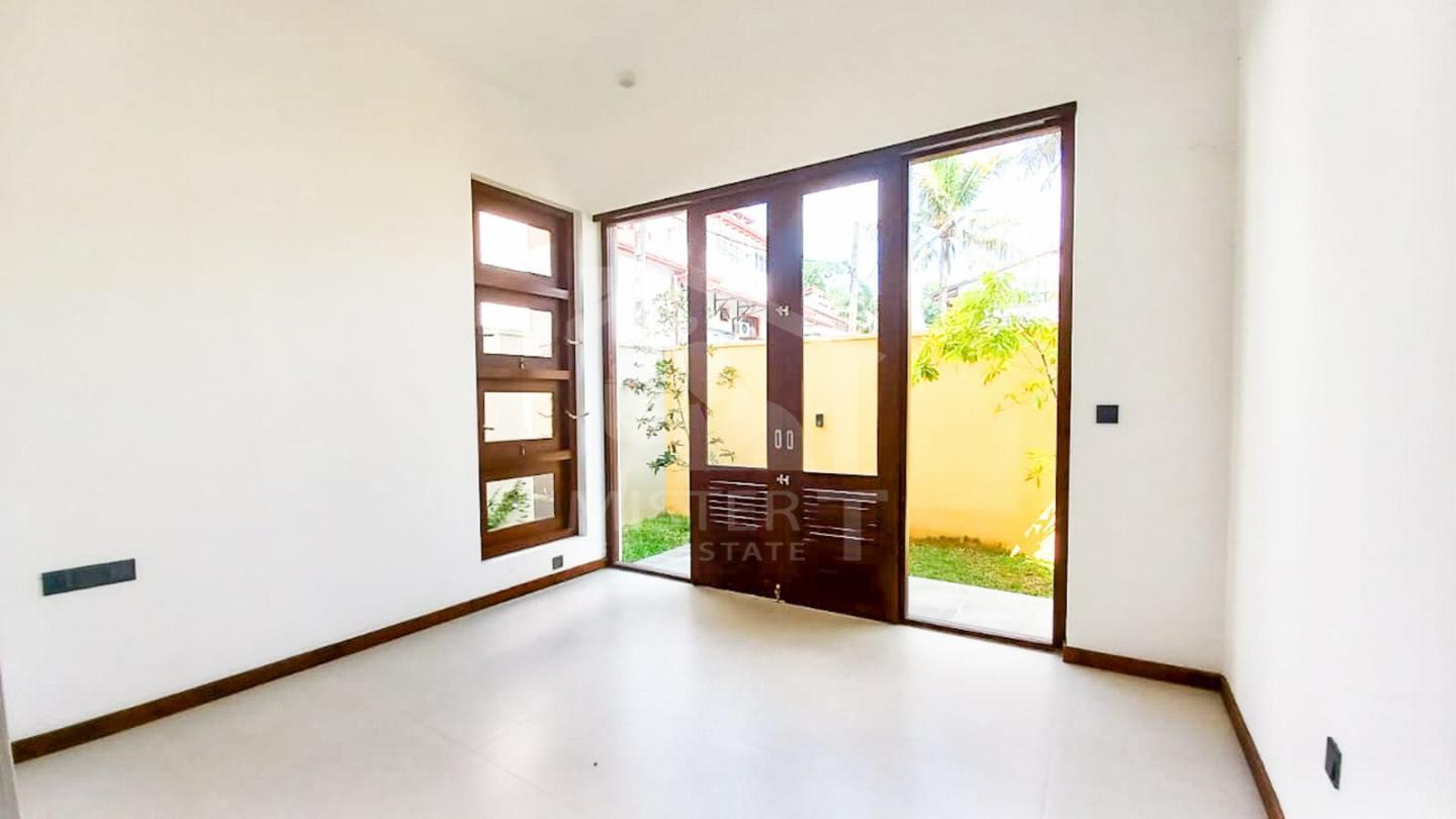 Luxury House for Sale in Battaramulla- image 4