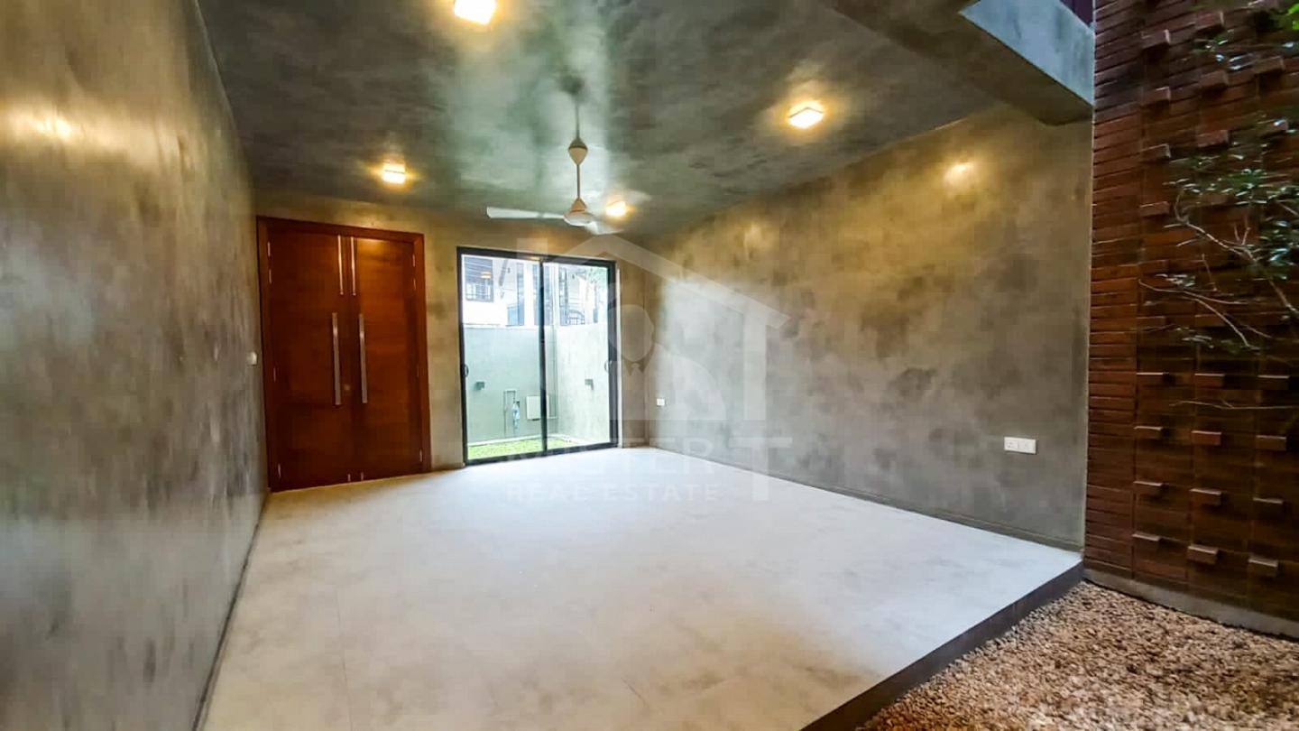 Luxury House for Sale in Thalawathugoda- image 4