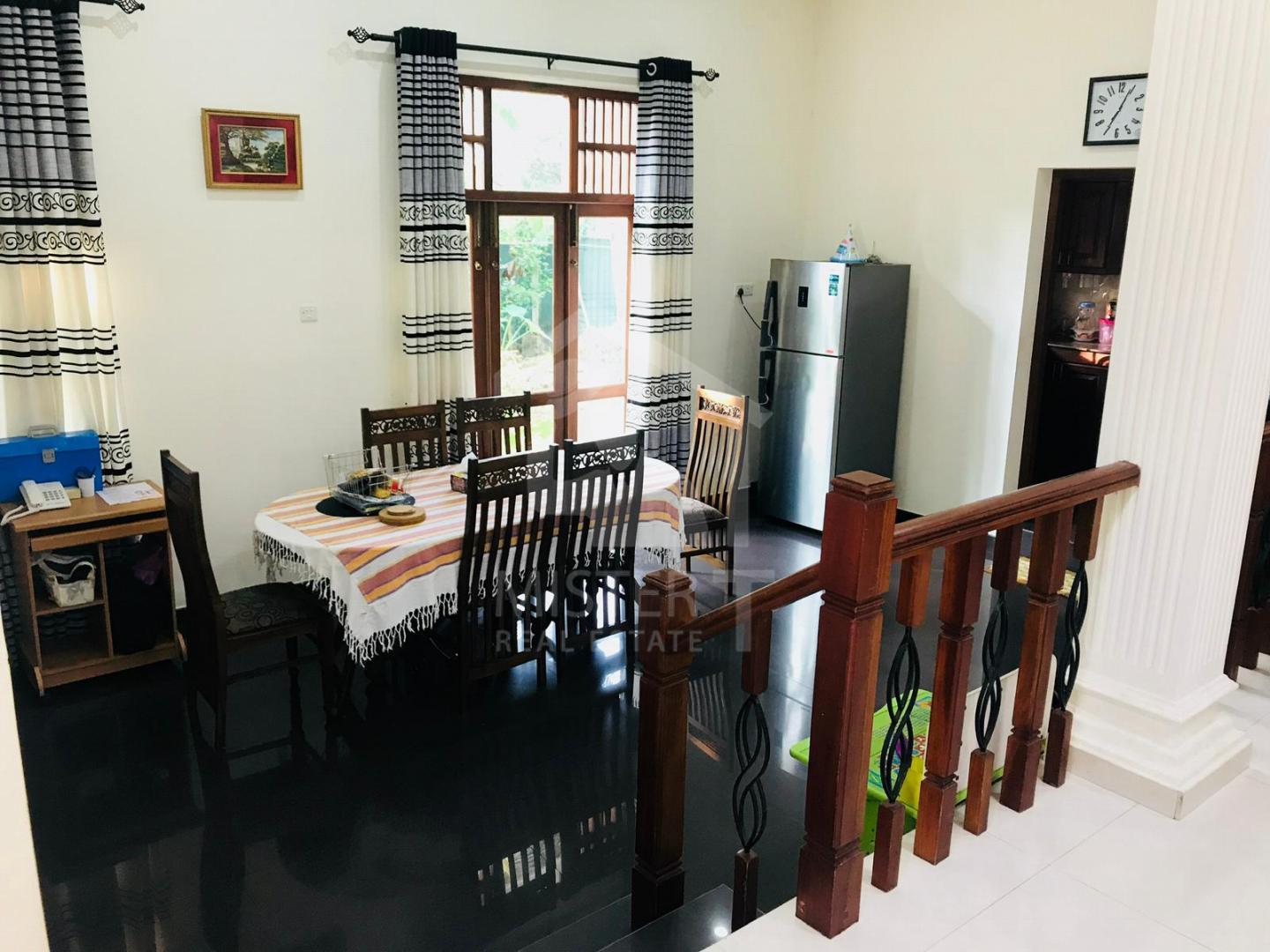 House for Sale in Thalahena- image 4